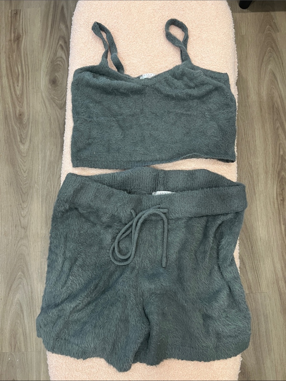 Plush Cozy Cropped Top & Drawstring Shorts Set - Dark Gray L/XL